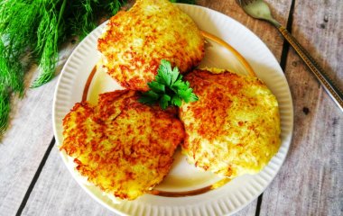 Необычный ужин из картошки и филе: готовим драники с отбивной