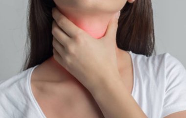 Онкологи з Великобританії назвали найчастіші симптоми раку горла