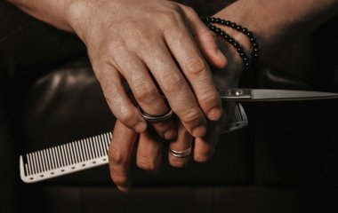 Місячний календар стрижок на листопад 2025 року: змінювати зачіску і фарбувати волосся найкраще в сприятливі дні