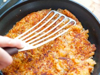 Хрустящий снаружи и нежный внутри. Как приготовить большой дерун