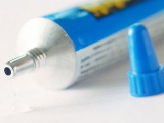 Хотів зупинити нетримання сечі суперклеєм: чим закінчилося небезпечне самолікування