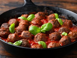 Готовим сочные немецкие булеты
