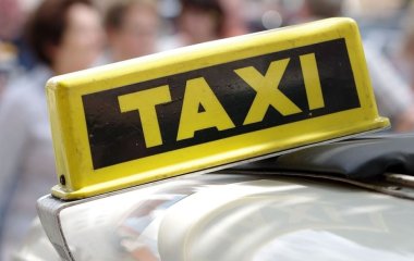 Турист проїхав у таксі майже 1000 км в неправильному напрямку: подробиці курйозу (фото)