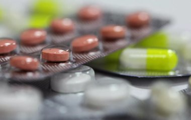 Вчені з'ясували, як антибіотики впливають на тривалість життя