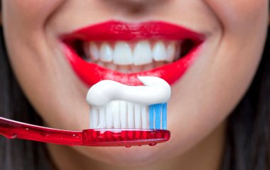 Медики предупредили о риске рака при отказе от чистки зубов