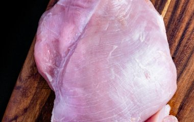 Небезпечна їжа: експерти назвали, до яких продуктів найчастіше додають клей