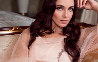 Анна Снаткина покорила элегантным образом