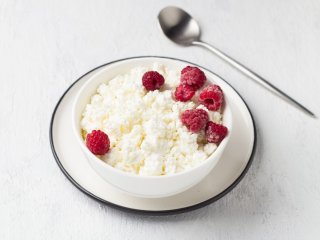 Що буде з організмом, якщо є сир щодня