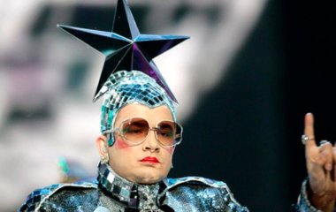 На концерте Верки Сердючки в Торонто фаны затащили в толпу 