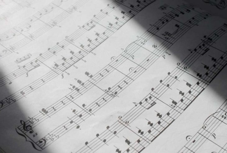 Ученые выяснили, какая музыка помогает при лечении эпилепсии
