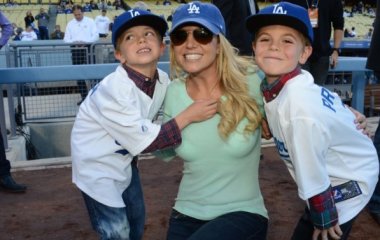 Сыновей Бритни Спирс первый раз увидели на Гавайях