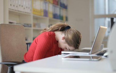Вчені порівняли ефективність у роботі «сов» і «жайворонків»