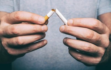 Нарколог розповів про заважаючих кинути палити звички