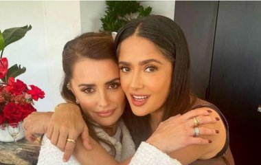 57-летняя Сальма Хайек с поседевшими волосами пришла на светское мероприятие