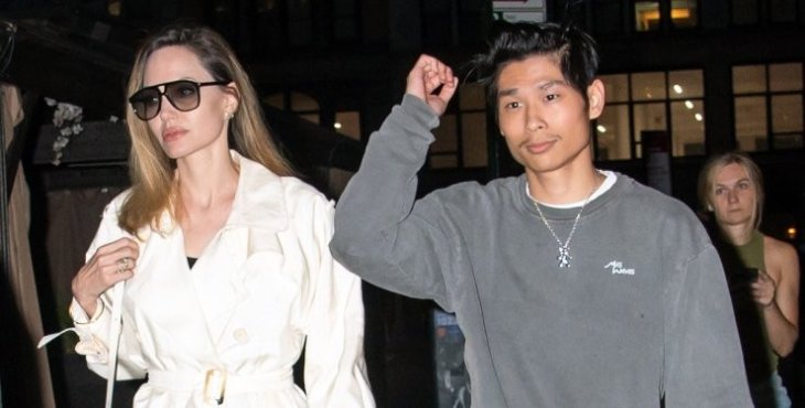 Анджелина Джоли показала с чем носить белый летний тренч