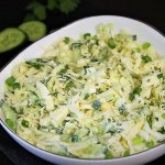 Легкий и свежий: как приготовить капустный салат с оригинальной заправкой
