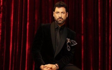 Макс Чмерковський показав, як із дружиною та одразу трьома синами відсвяткував Різдво в США