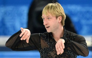 Евгений Плющенко перенес операцию на лице