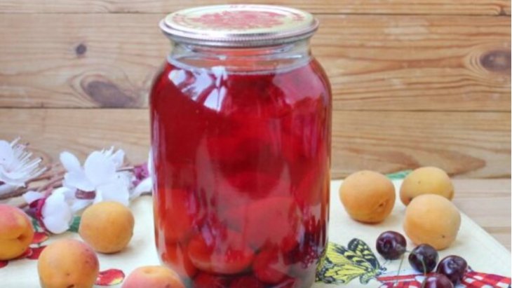 Компот из абрикосов и вишни на зиму