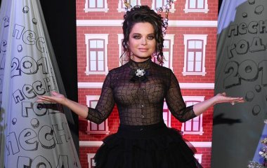 Секси-пышечка: Наташа Королева показала свою 75-летнюю мать в бикини