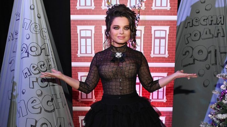 Секси-пышечка: Наташа Королева показала свою 75-летнюю мать в бикини