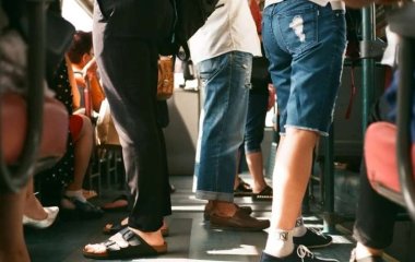 Медики назвали продукты, которые помогают от укачивания в транспорте