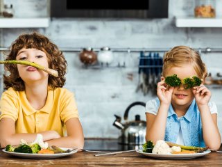 Врачи рассказали, почему детское питание не может быть вегетарианским