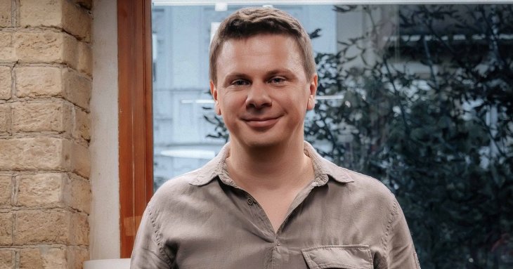 Що відбувається в особистому житті Дмитра Комарова після розлучення: ведучий заінтригував відповіддю