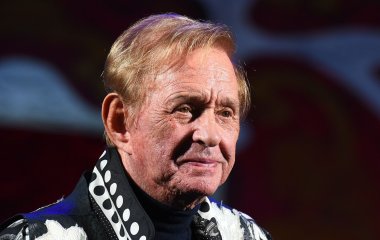 От коронавируса умер Роман Виктюк