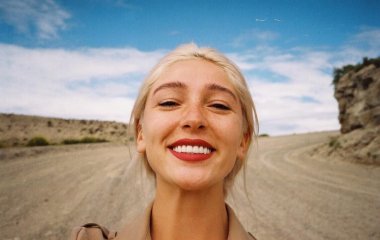 Настя Ивлеева примерила наряд в стиле БДСМ