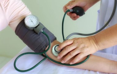 Как понизить давление в домашних условиях: 5 минут и все пройдет