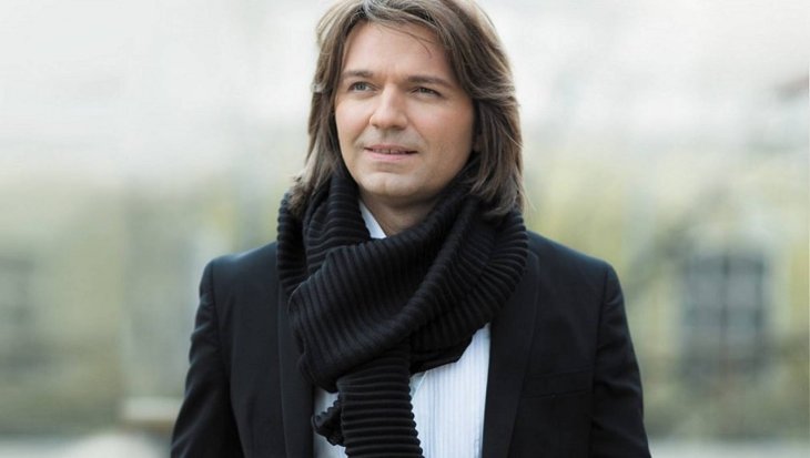 Ставший отцом Маликов сбежал из России с молодой любовницей