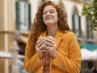 Ученые назвали популярный напиток, который провоцирует ожирение