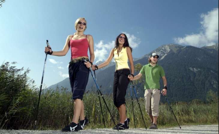 Скандинавская ходьба для похудения: преимущества, противопоказания, основные правила