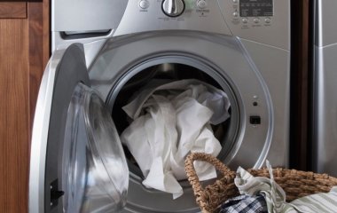 А вы знали? Зачем класть влажную салфетку в стиральную машину