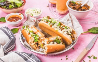 Вегетарианский хот-дог с шампиньонами