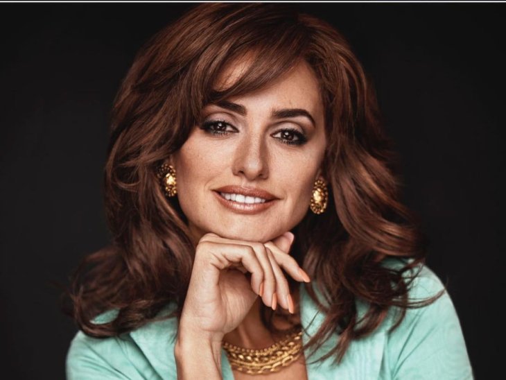 Пенелопа Крус побачила світ у білому костюмі