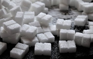 Дієтолог назвала неочевидні продукти з великою кількістю цукру