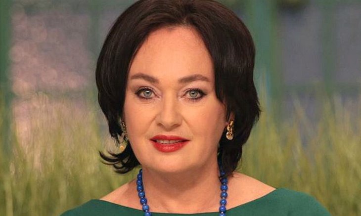 Лариса Гузеева примерила образ Снегурочки