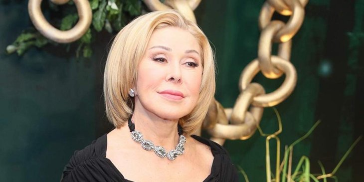 Любовь Успенская рассказала, как четыре часа просидела голой на сцене