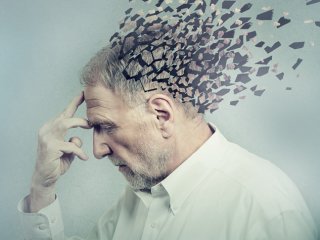 Вчені виявили несподіваний симптом ранньої стадії хвороби Альцгеймера