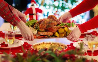 Оливье и холодец: сколько и как хранить новогодние блюда, чтобы не отравиться