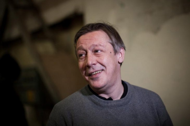 Михаил Ефремов повредил ребро