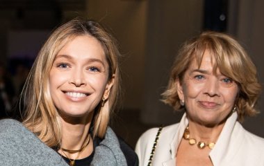 Віра Брежнєва замилувала фото з 74-річною мамою та підкорила її стильним виглядом у колі онуків