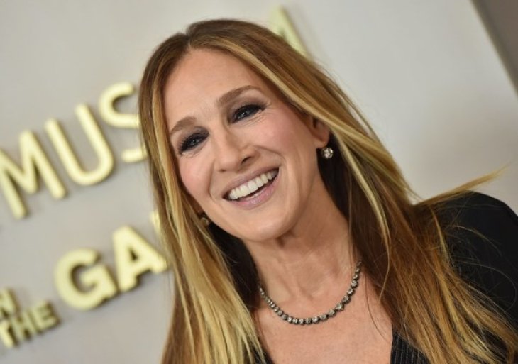 Сара Джессика Паркер прибыла на вечеринку «Disney» в образе Минни Маус 