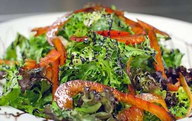 Салат с отварной говядиной