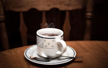 90% людей помиляється: скільки хвилин можна тримати чайний пакетик в горнятку
