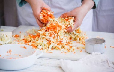 Специалисты рассказали, почему кефир и квашеная капуста - суперфуды