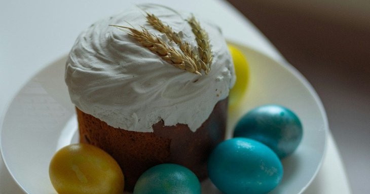 Глазур для паски всього з двох інгредієнтів: простий рецепт