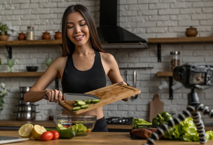 Часто называют полезным: популярный напиток, мешающий потерять лишние килограммы